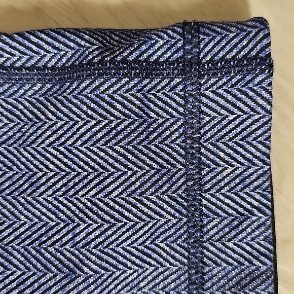 Lululemon All Sport Bra, Size 6 - Picture 4 of 13